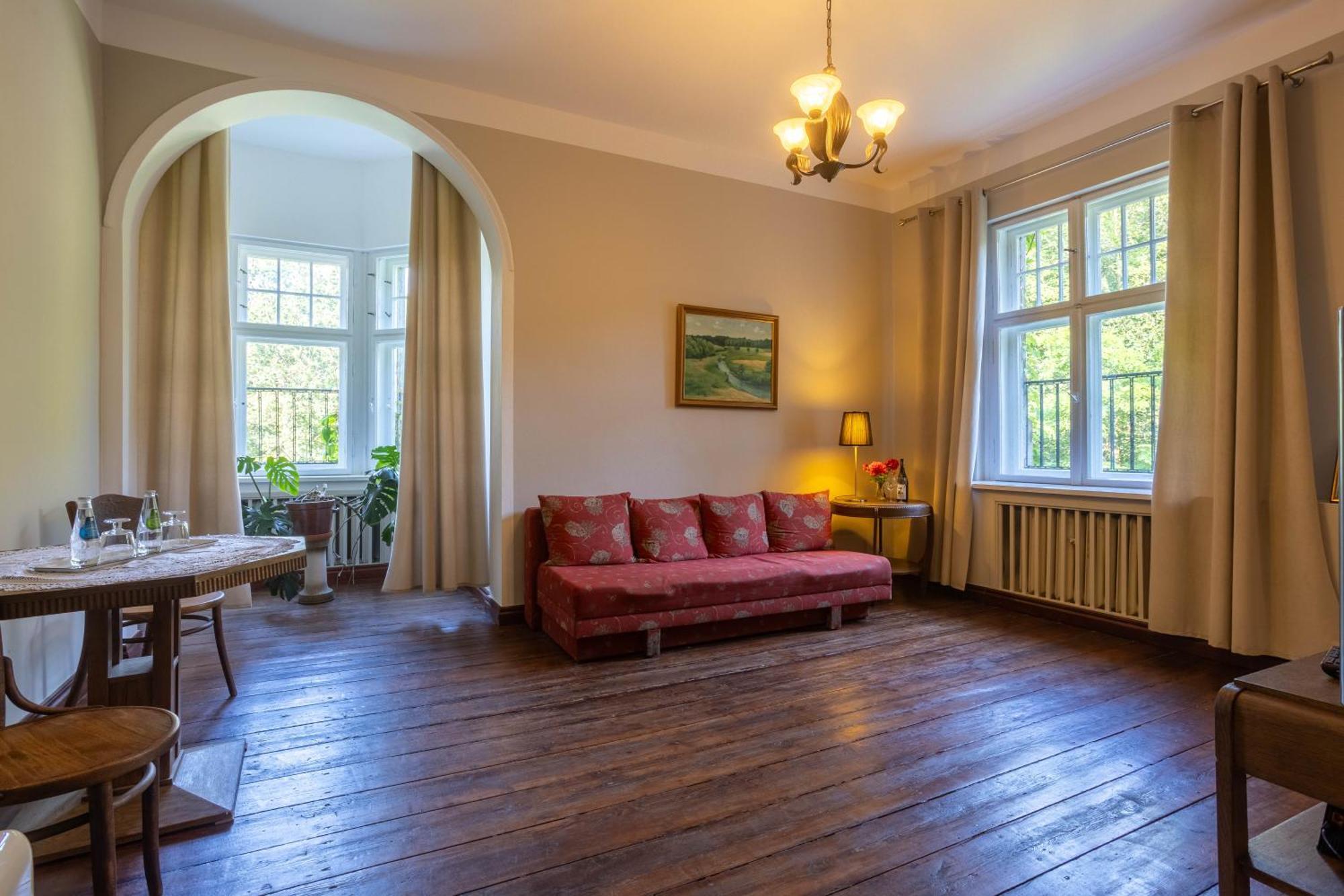 Palac Mysliwski Orle Solutions Miroslawiec Ngoại thất bức ảnh
