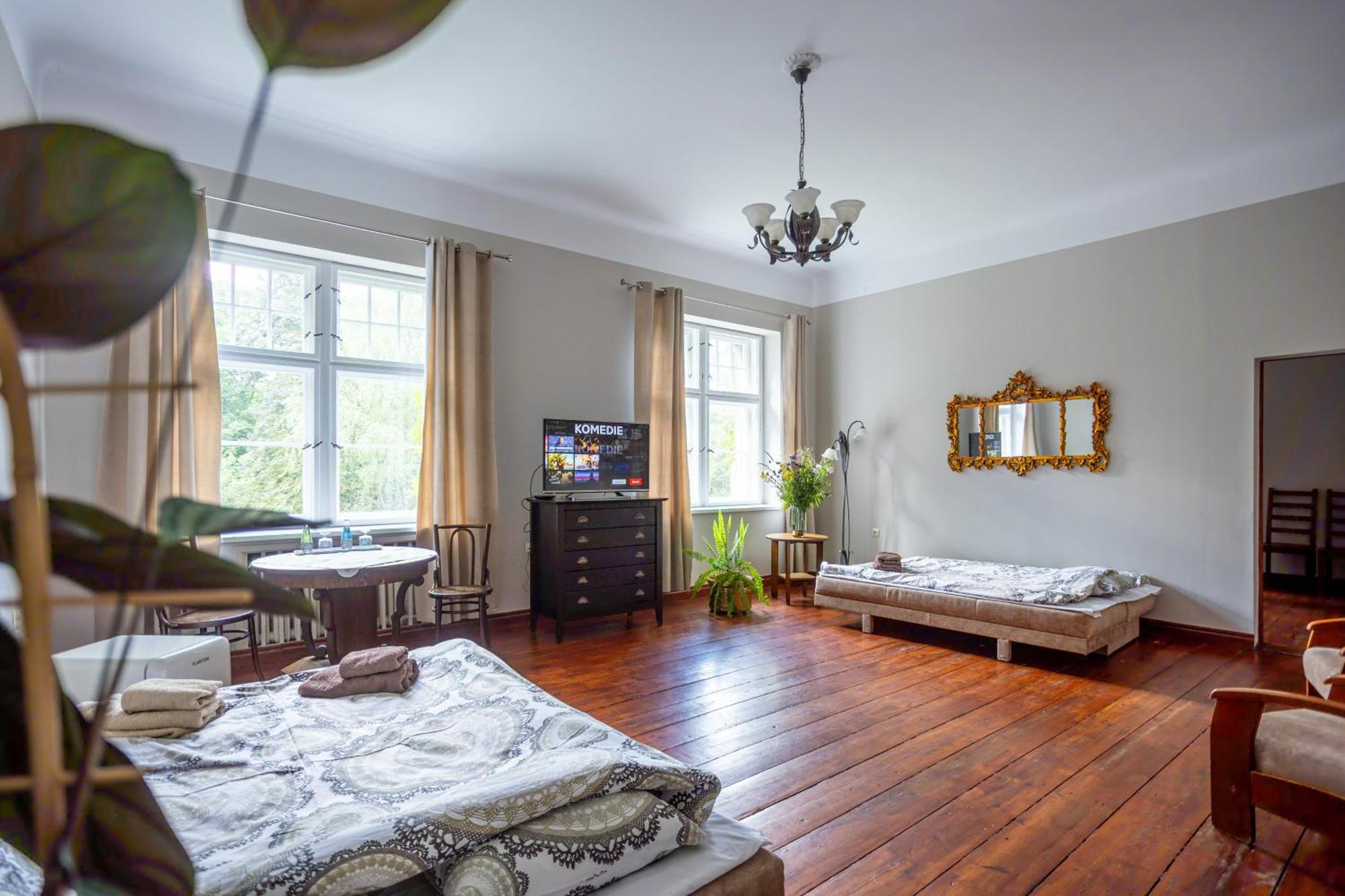 Palac Mysliwski Orle Solutions Miroslawiec Ngoại thất bức ảnh